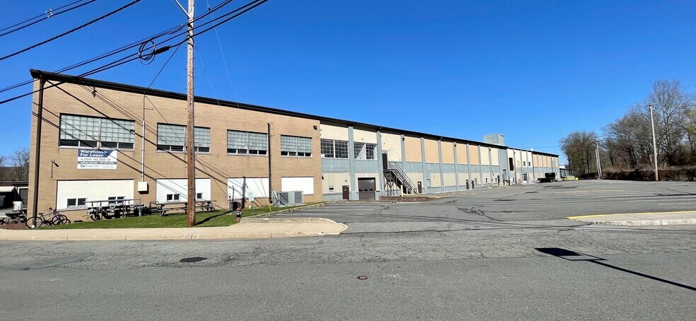 More Photos Of 52 Richboynton Rd, Dover Warehouse For Lease