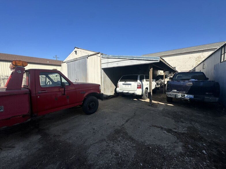 More Photos Of 1959 Sterling Ave NW, Grand Rapids Manufacturing For Lease
