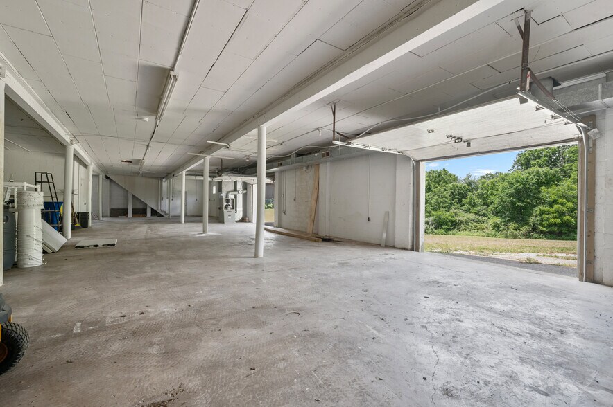 More Photos Of 2006 Mount Pleasant Rd, Greensburg Freestanding For Sale