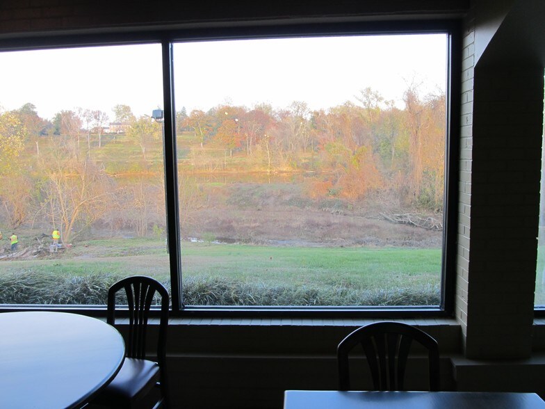More Photos Of 1101 Sophia St, Fredericksburg Restaurant For Lease