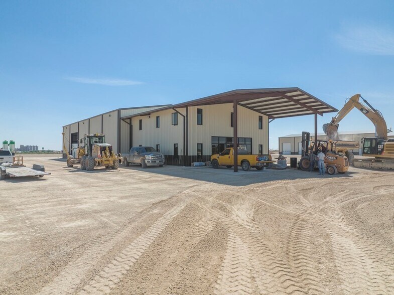 More Photos Of 16751 W Basin St, Odessa Warehouse For Lease