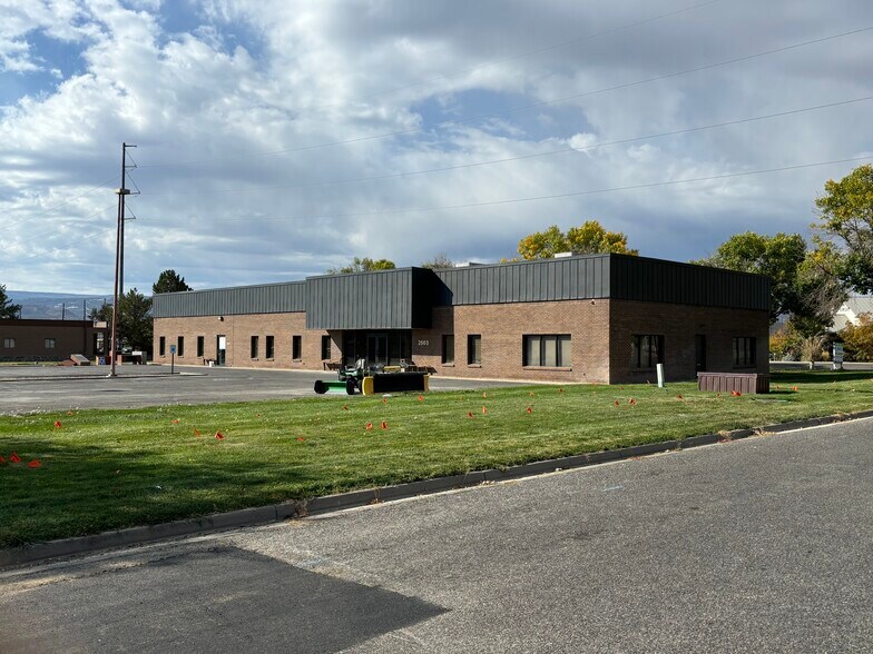 Primary Photo Of 2503 Foresight Cir, Grand Junction Medical For Sale