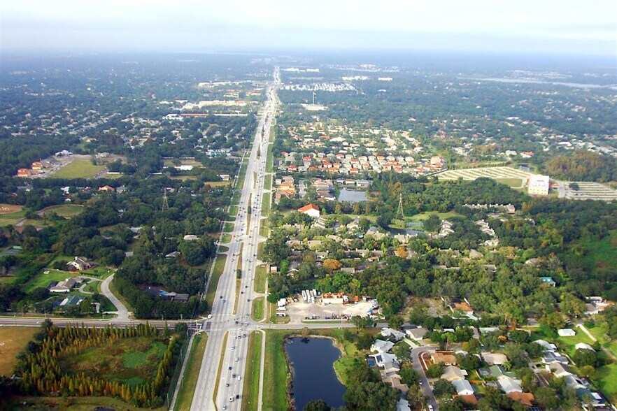 More Photos Of 1885 Cedar St, Safety Harbor Freestanding For Lease