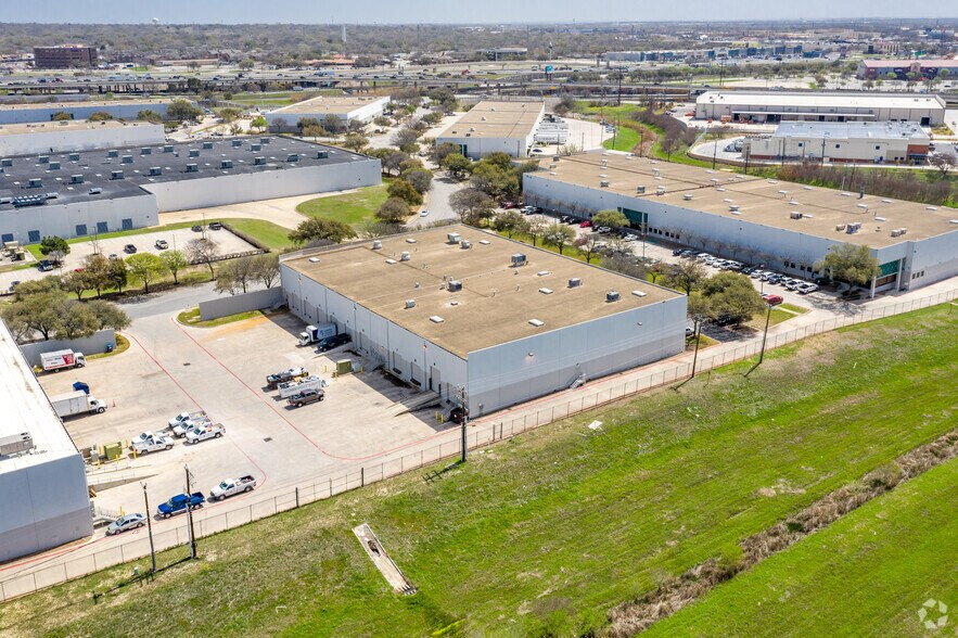 More Photos Of 4710 Perrin Crk, San Antonio Warehouse For Lease