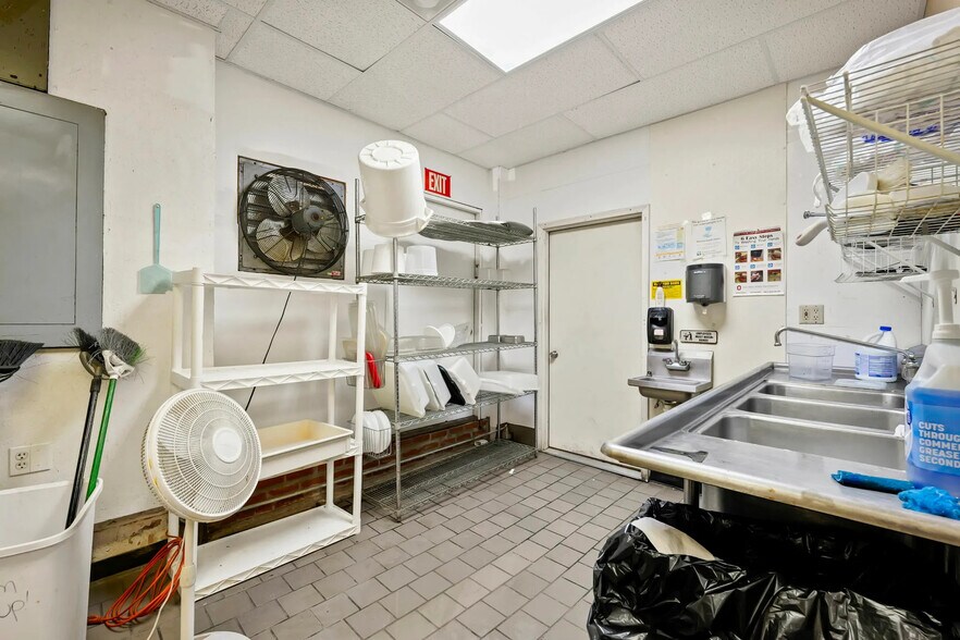 More Photos Of 24098 Front St, Grand Rapids Restaurant For Sale