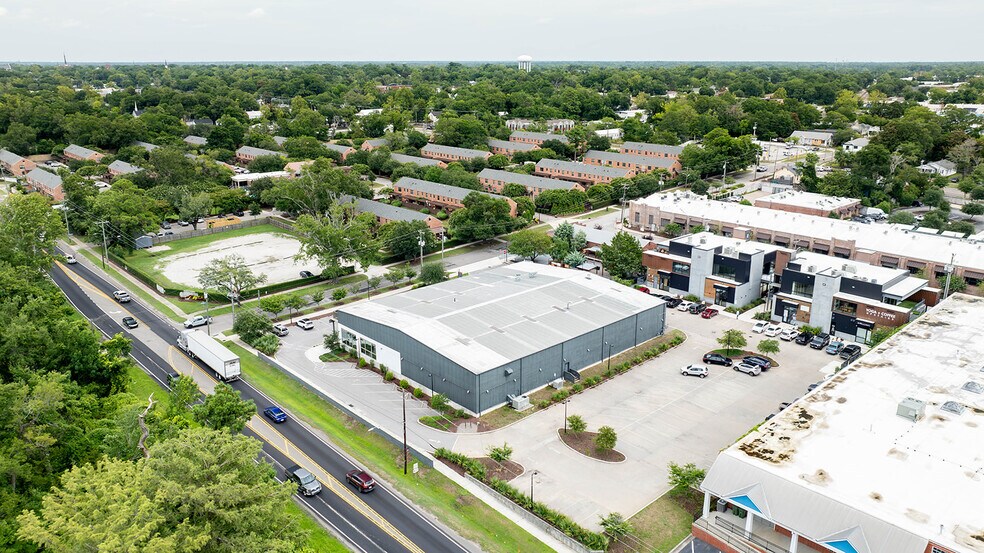 More Photos Of 110 Greenfield St, Wilmington General Retail For Sale