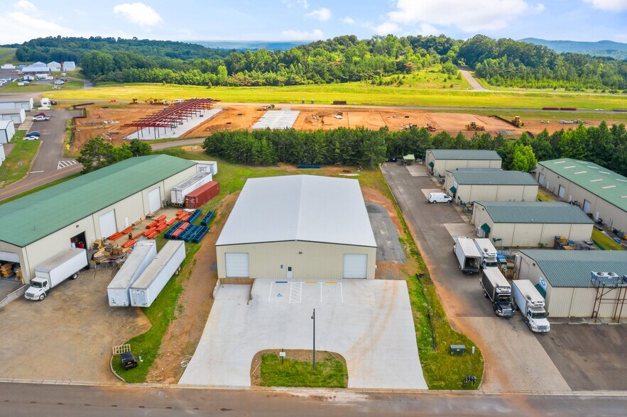 More Photos Of 27 Airport Business, Jasper Warehouse For Lease