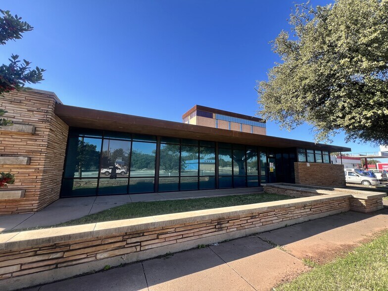 More Photos Of 502 N Willis, Abilene Medical For Sale