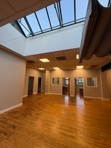 More Photos Of 1512 N Fremont St, Chicago Loft Creative Space For Lease