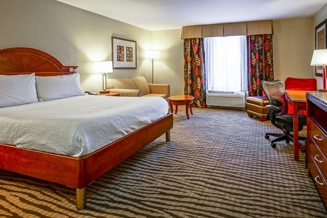 More Photos Of 455 Riverstone Pky, Kankakee Hotel For Sale