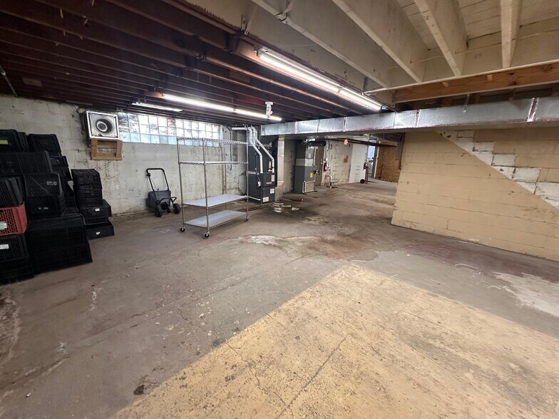 More Photos Of 1623-1635 Chicago Dr SW, Grand Rapids Freestanding For Lease