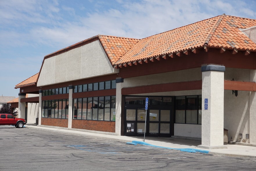 More Photos Of 1915-1989 W Avenue L, Lancaster Unknown For Lease