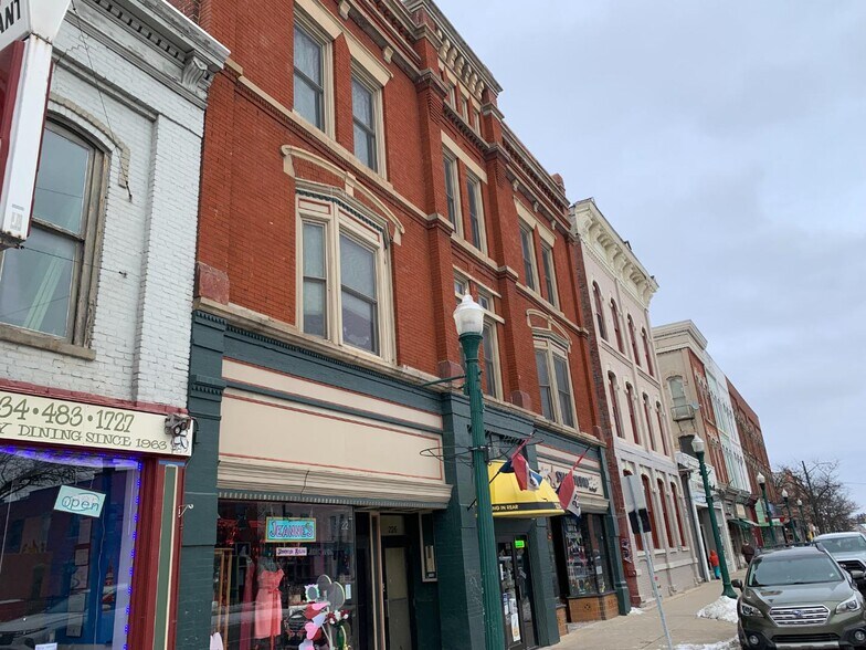More Photos Of 224-226 W Michigan Ave, Ypsilanti Apartments For Lease