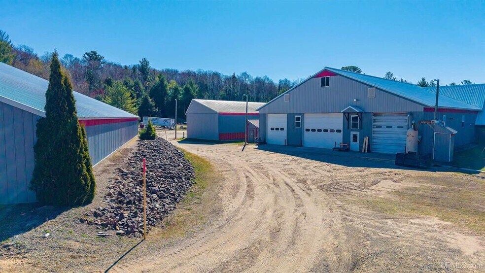 More Photos Of 9465 US Highway 41 S, Skandia Flex For Sale