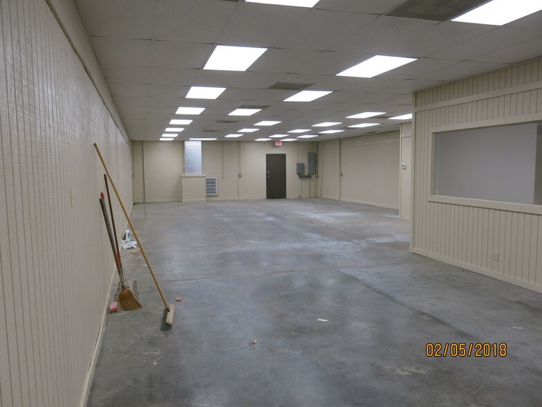 More Photos Of 5708 N Shepherd Dr, Houston Unknown For Lease