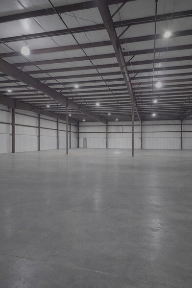 More Photos Of 961 N Main St, Mansfield Warehouse For Lease