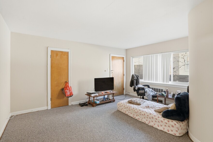 More Photos Of 10835 S Western Ave, Chicago Apartments For Sale