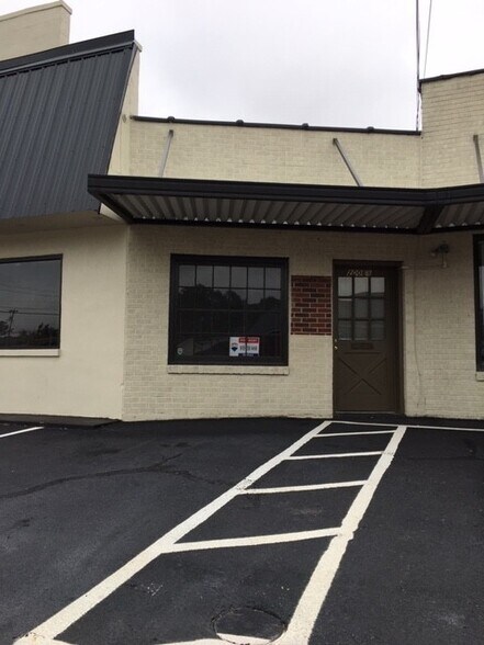 Primary Photo Of 2006 1/2 N Cedar St, Lumberton Office For Lease