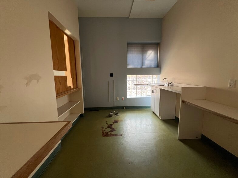 More Photos Of 301 Bainbridge St, Philadelphia Storefront Retail Residential For Lease