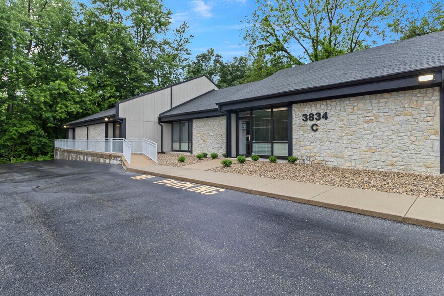 Primary Photo Of 3834 S Emerson Ave, Indianapolis Office For Lease