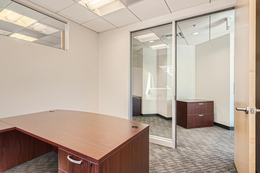 More Photos Of 1800 Glenarm Pl, Denver Office For Sale