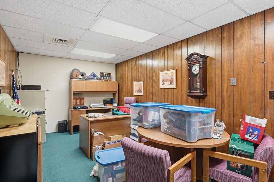 More Photos Of 156 Central Ave NW, Cleveland Convenience Store For Sale