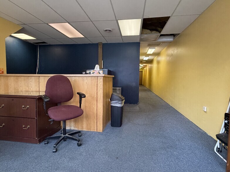 More Photos Of 322 Historic 66 E, Waynesville Office For Sale