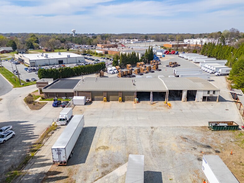 More Photos Of 717 Camann St, Greensboro Unknown For Lease
