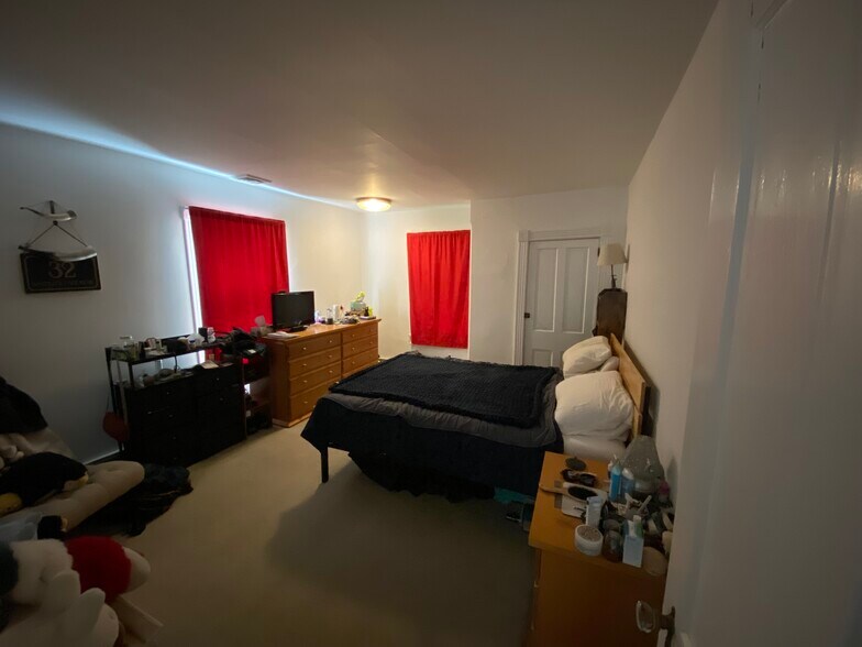 More Photos Of 1029 Lancaster Ave, Berwyn Apartments For Lease