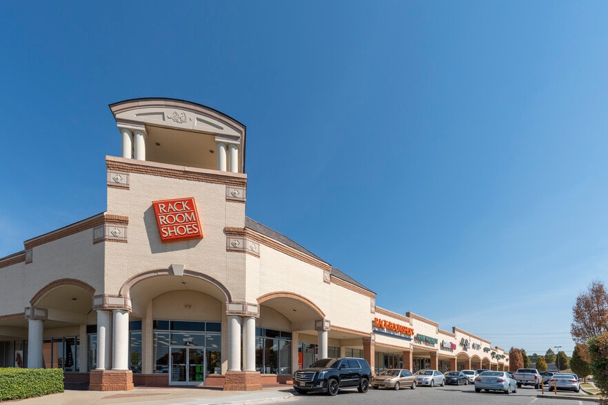 More Photos Of 9645-9759 Sam Furr Rd, Huntersville Unknown For Lease