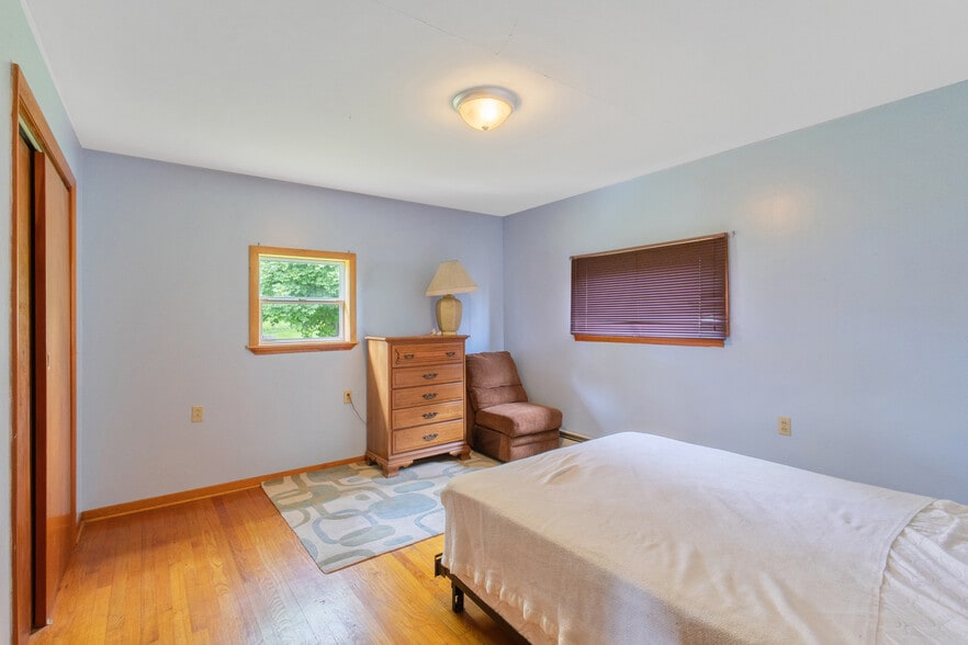More Photos Of 356 King St, Fair Haven Marina For Sale