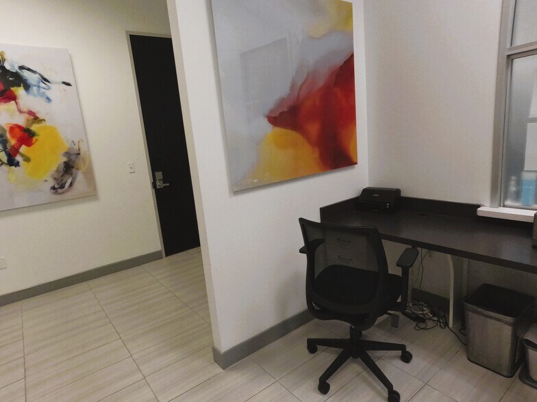 More Photos Of 16633 N Dallas Pky, Addison Office For Lease