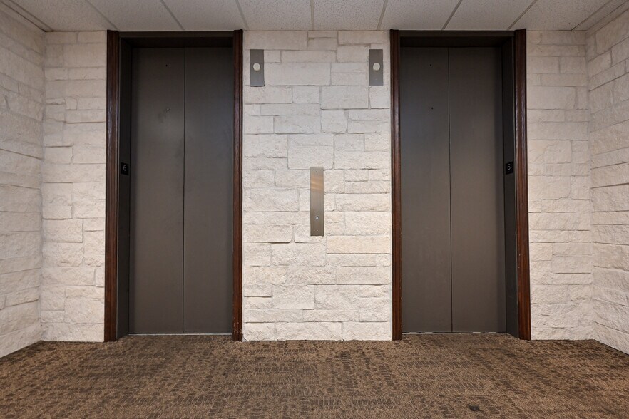 More Photos Of 5625 Cypress Creek Pky, Houston Office For Sale