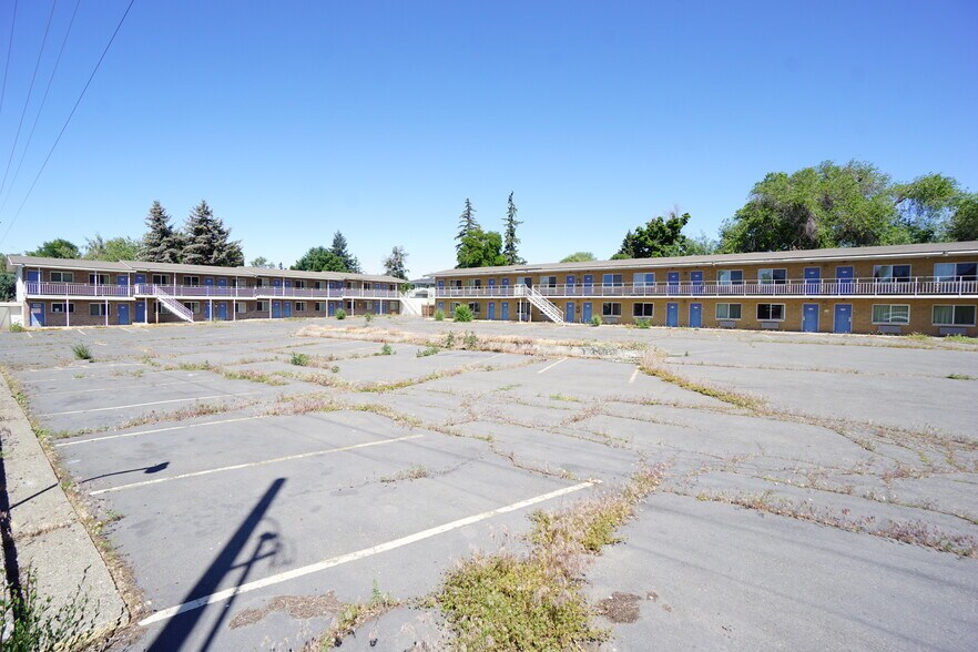 More Photos Of 403 W University Way, Ellensburg Hotel For Sale