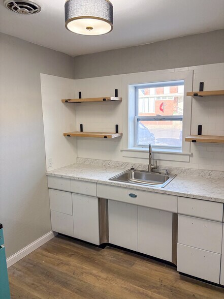 More Photos Of 11 N Walnut St, Iola Apartments For Sale