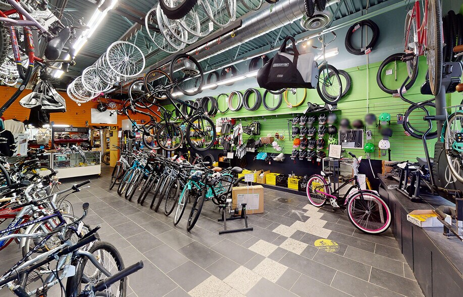 More Photos Of 755 Corydon Av, Winnipeg General Retail For Lease