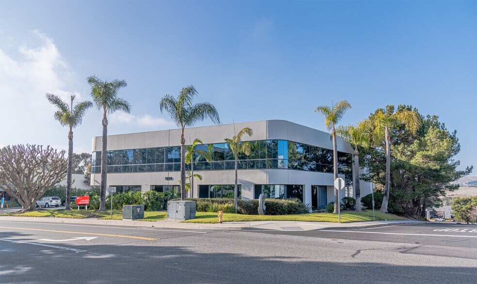 More Photos Of 1000 Calle Amanecer, San Clemente Light Manufacturing For Sale