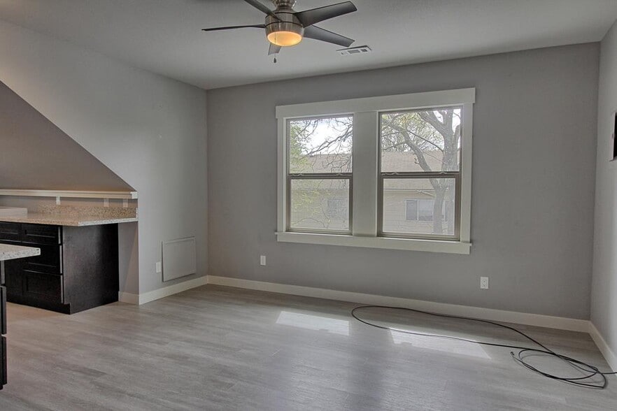 More Photos Of 2422 NE Glisan St, Portland Apartments For Sale