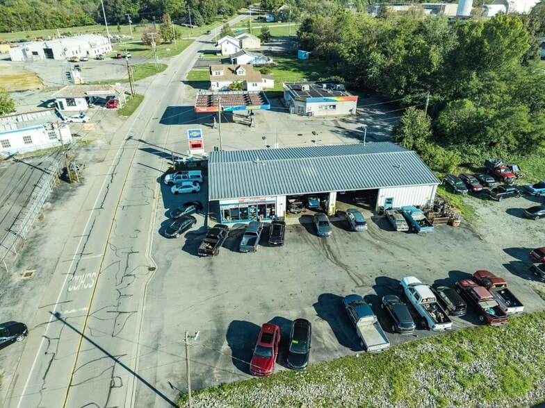 More Photos Of 487 E Main St, Hillsboro Flex For Sale