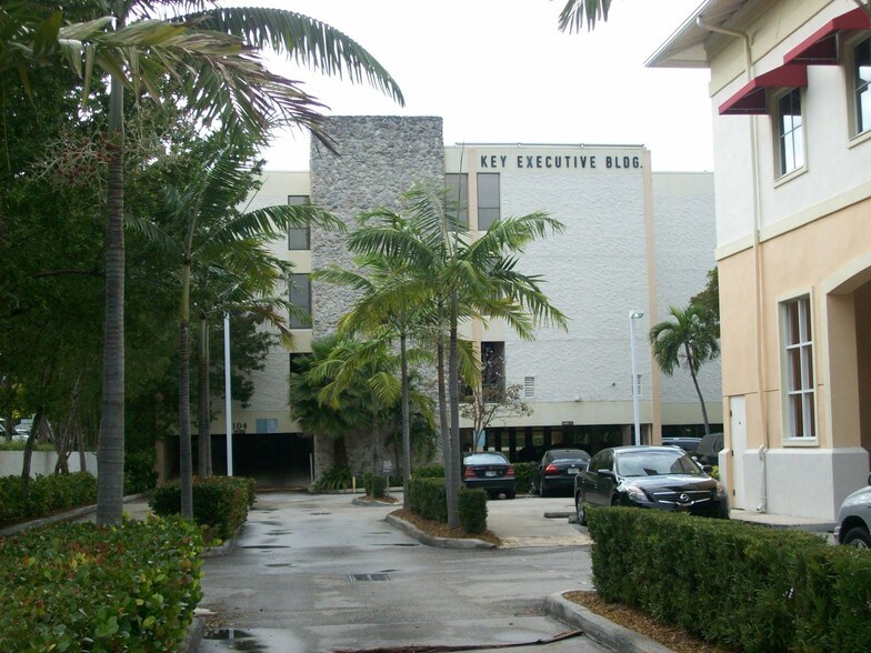 More Photos Of 104 Crandon Blvd, Key Biscayne Office Residential For Lease