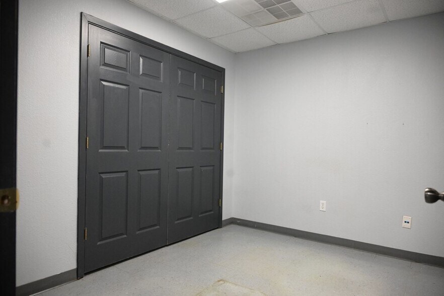 More Photos Of 3611 E State Highway 158, Midland Unknown For Lease