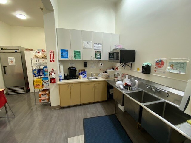 More Photos Of 2000 Stoner Ave, Los Angeles Schools For Lease