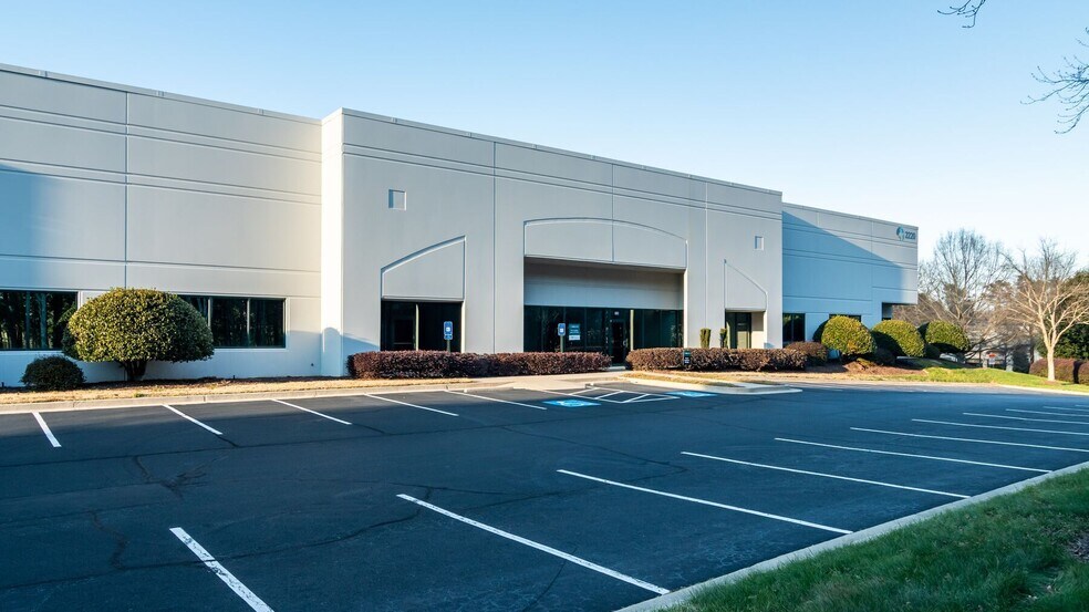 More Photos Of 2220 Northmont Pky, Duluth Warehouse For Lease