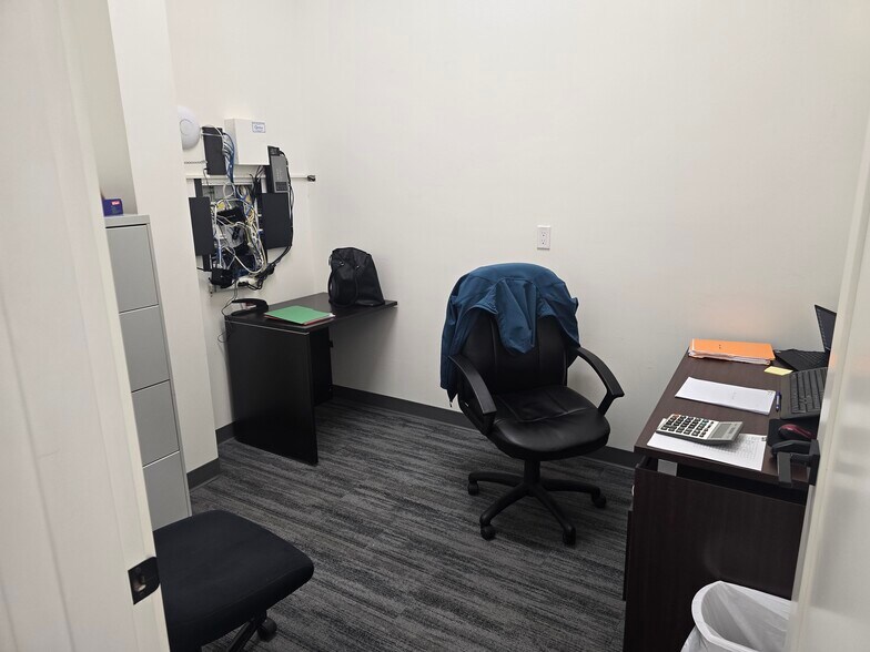 More Photos Of 6039 196 St, Surrey Showroom For Sale