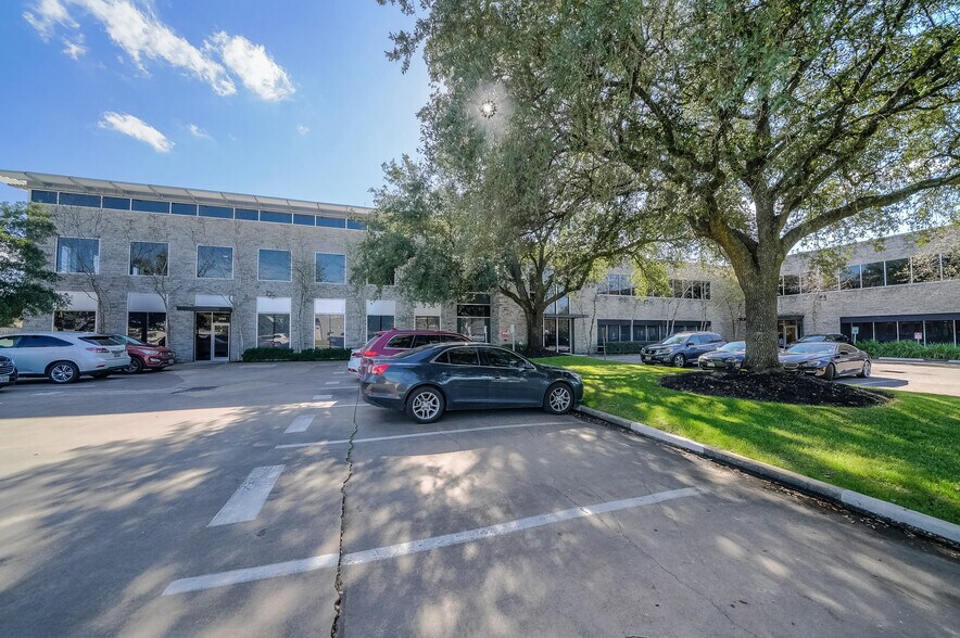 More Photos Of 4909 Bissonnet St, Bellaire Medical For Lease