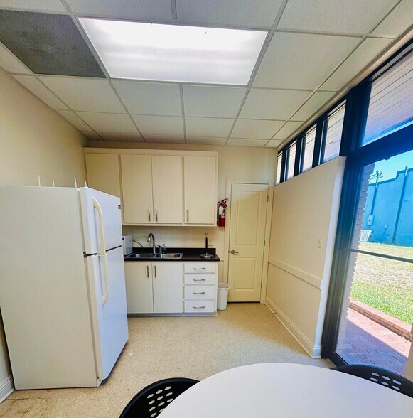 More Photos Of 309 Main St, Collins Office For Sale