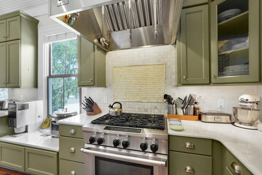 More Photos Of 21 Officers Row, Tybee Island Hospitality For Sale