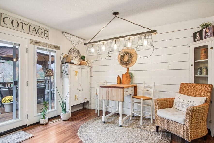 More Photos Of 354 Ivy Ridge Cir, Sylva Specialty For Sale