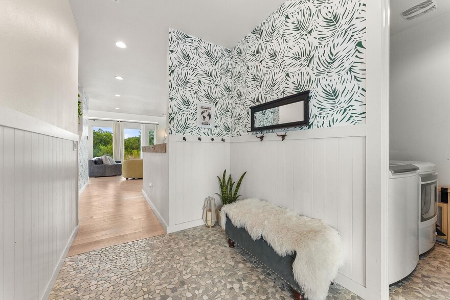 More Photos Of 5460 FM 2325, Wimberley Hotel For Sale