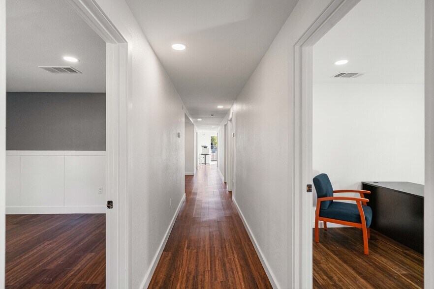 More Photos Of 19510-19514 Turtle Creek Ln, Magnolia Warehouse For Sale